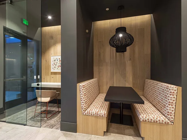 Maximize your focus and productivity in our private coworking space booths, designed for uninterrupted work and concentration.