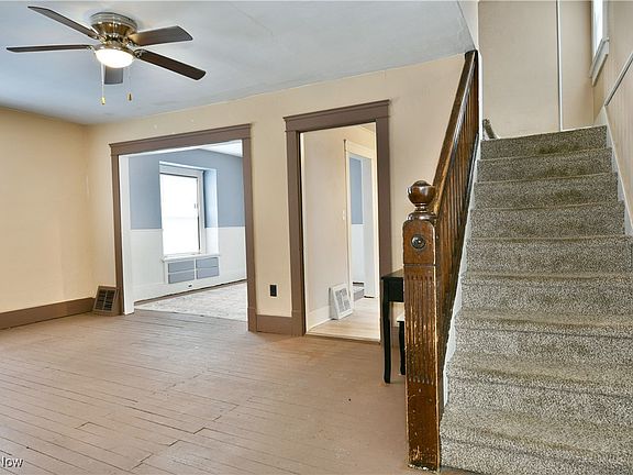 5th image of 949 East Ave SE