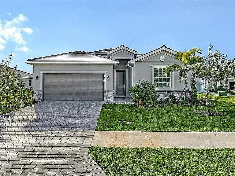 10896 Pinot Dr — Photo 1