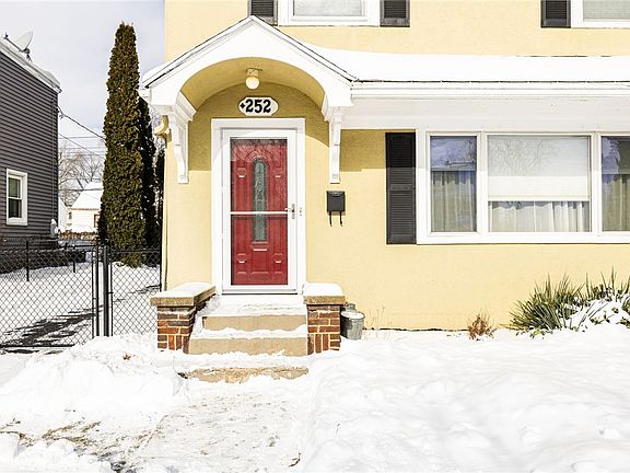 2nd image of 252 Brockley Rd