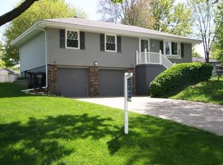 204 SW Dublin Ct, Blue Springs, MO 64014