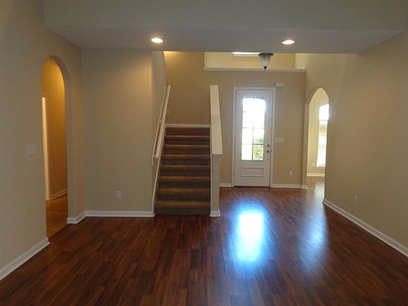 3rd image of 7760 Birdwood Dr