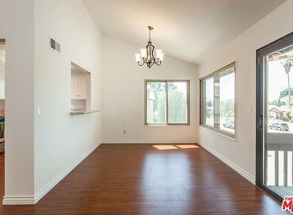 5th image of 6716 Clybourn Ave Unit 208
