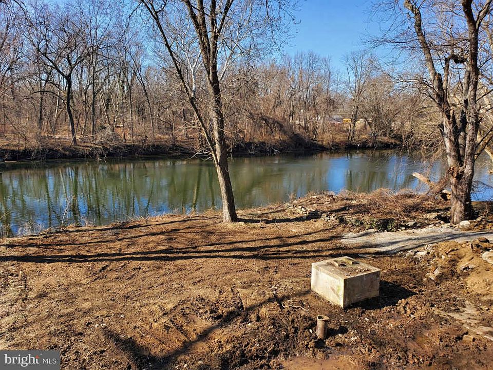 2nd image of 3911 Lower Rd