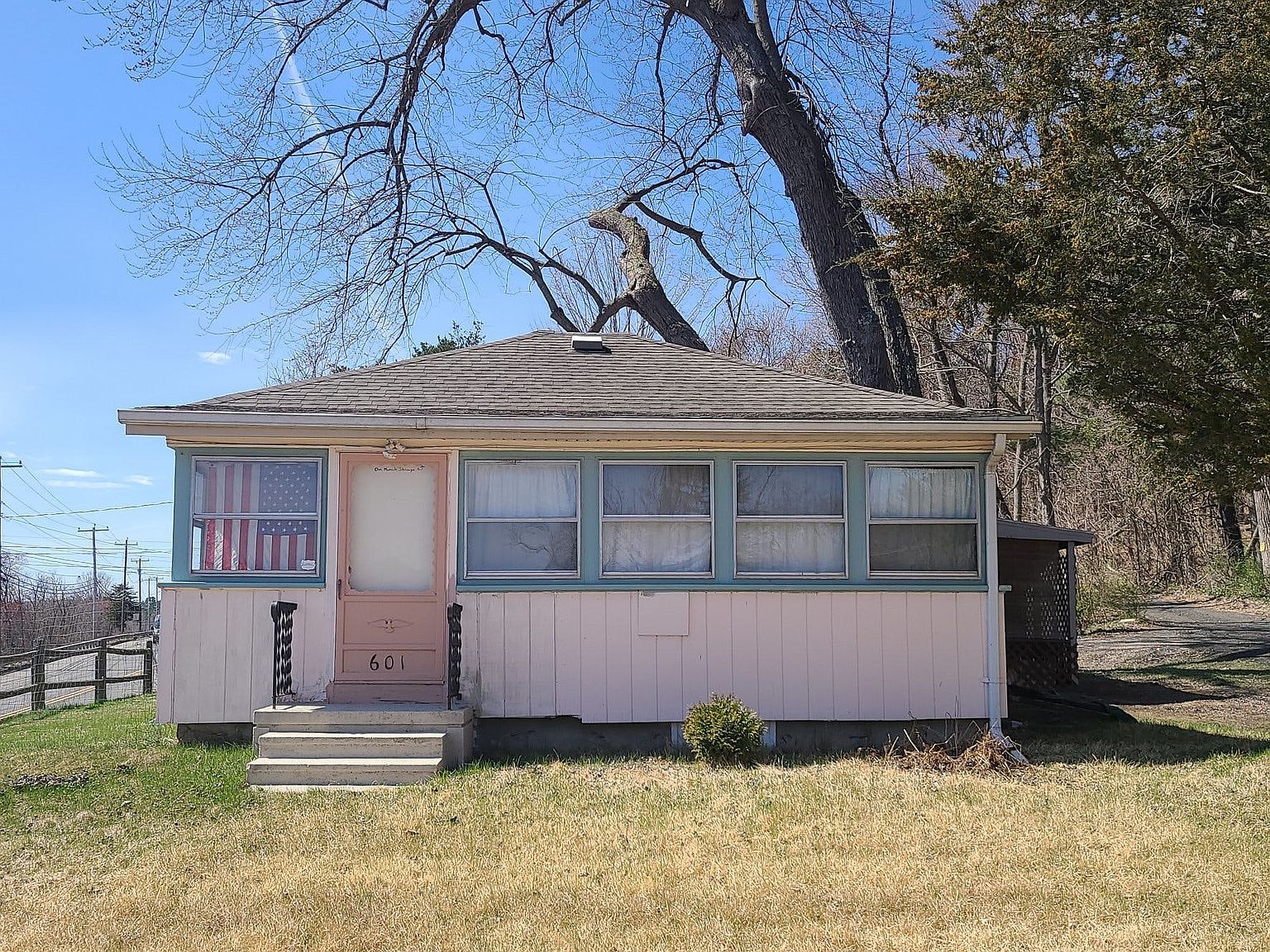 601 Northampton St, Holyoke, MA 01040 Zillow