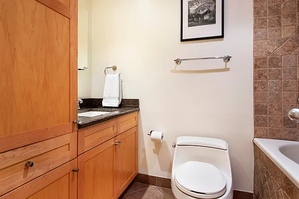 Sold by Douglas Elliman | media 21