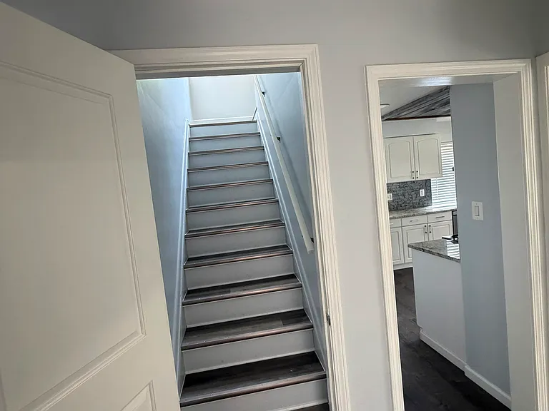 18026 Outer Dr — Photo 8