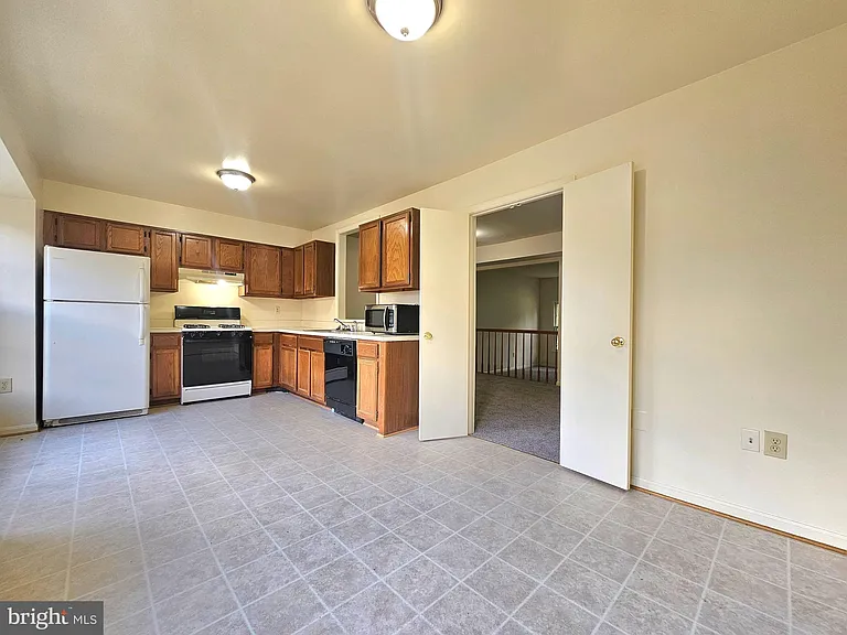4719 Gainsborough Dr — Photo 9