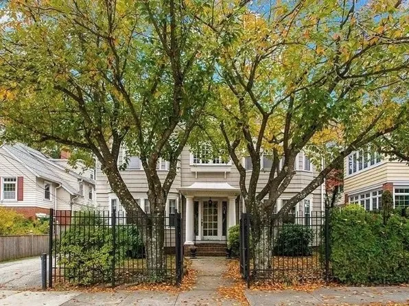 16 Grotto Ave APT 3, Providence, RI 02906