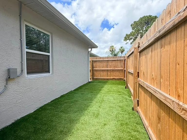2737 SW East Calabria Cir — Photo 11