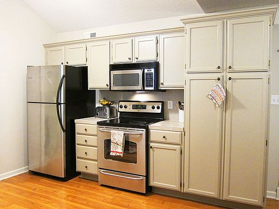 4th image of 2301 NW London Dr