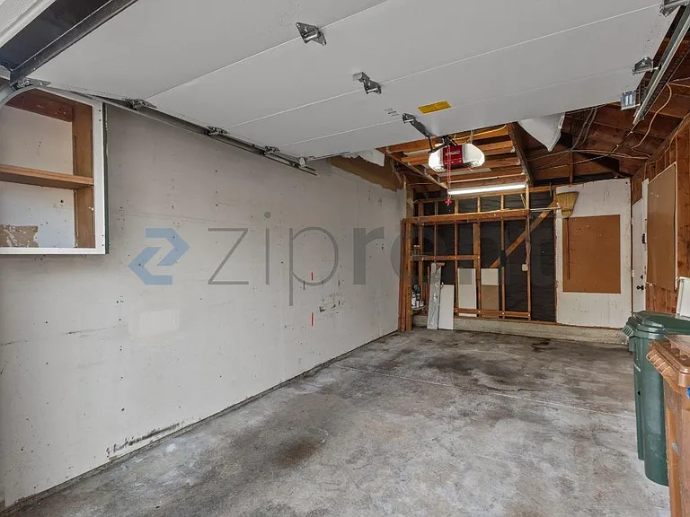 1894 Shirley Dr — Photo 30