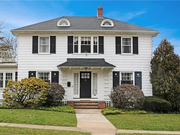 38 Spruce St, Westerly, RI 02891