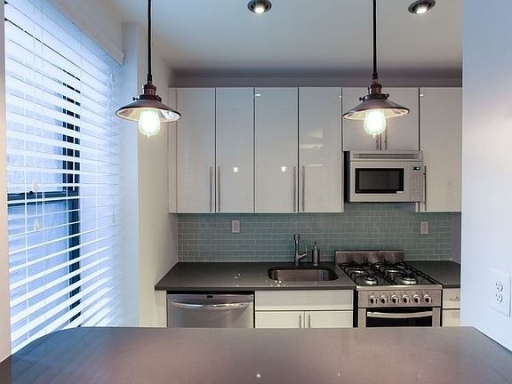 4th image of 210 W 10th St APT 2F