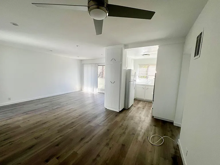 815 S. Wooster St. — Photo 4