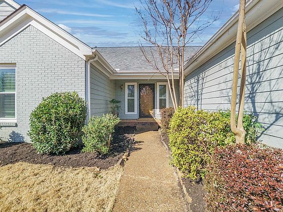 2nd image of 2779 Lanthorn Dr