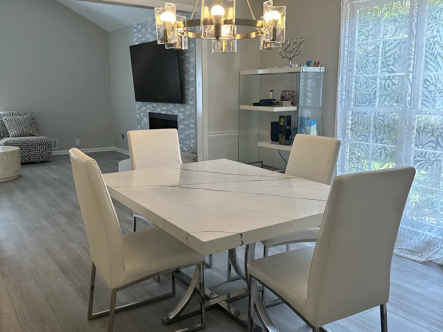 3 bed, 2500 sqft, $5,000 — Photo 3