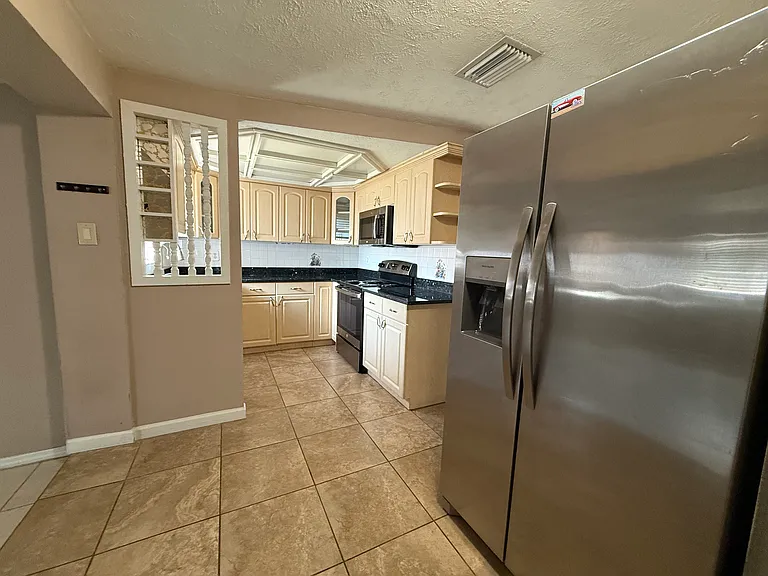 6014 Southern Comfort Blvd — Photo 4