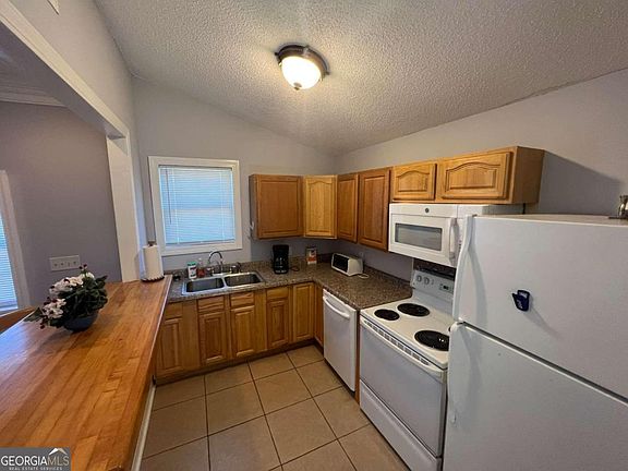 5th image of 285 Savannah Ave