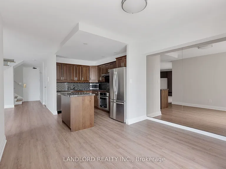 33 Harbour Sq #2208 — Photo 16