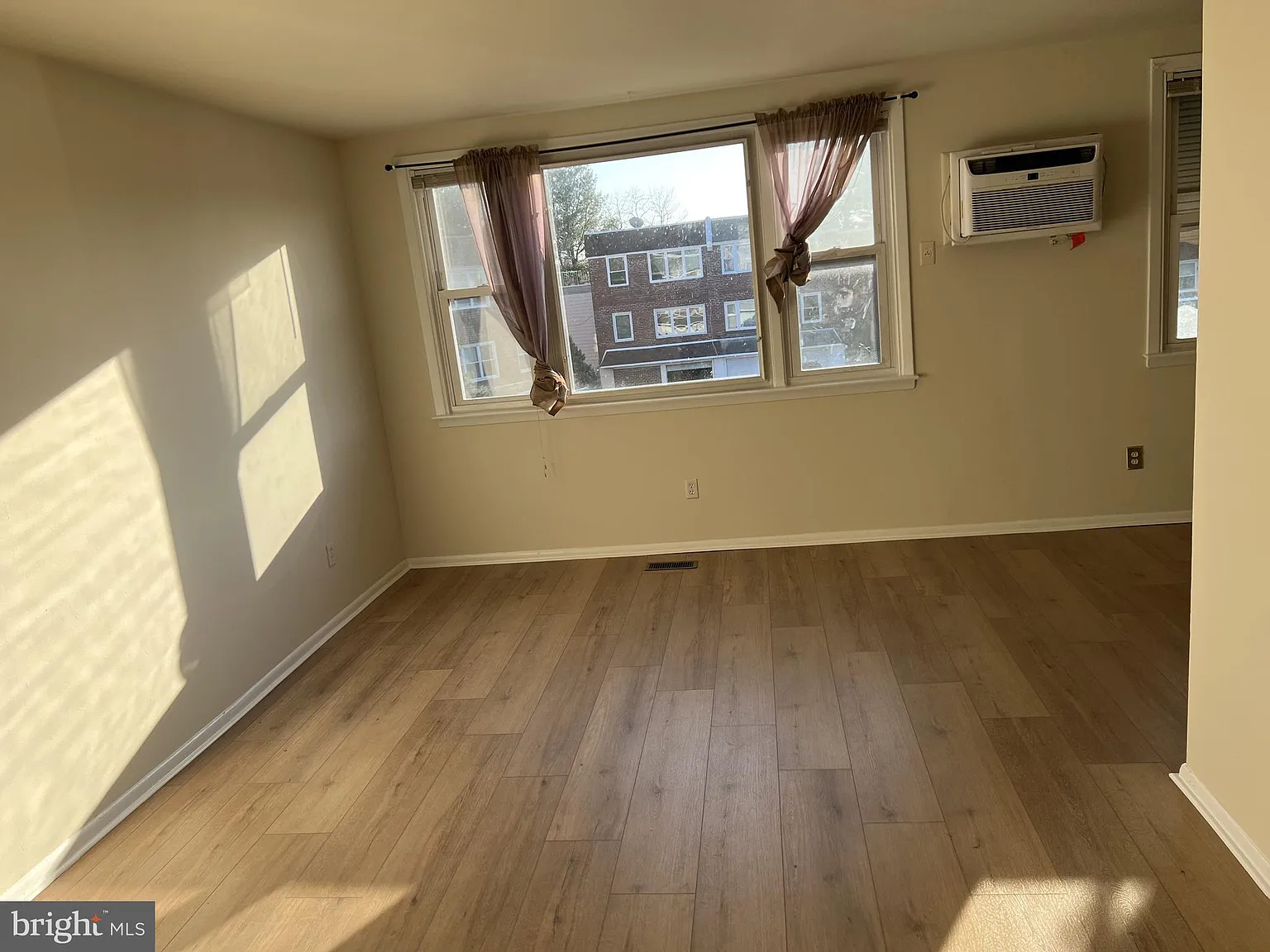 2 bed, 1838 sqft, $1,400 — Photo 2
