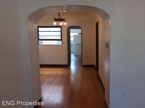 5th image of 3610-16 Indiana St #3616