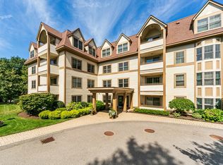 12 Russell Rd UNIT 102, Wellesley, MA 02482