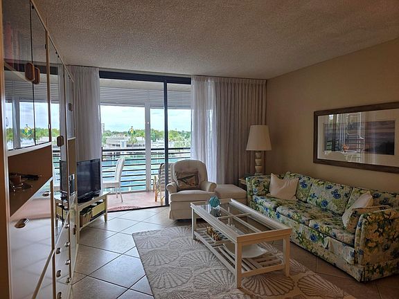 4th image of 1001 Colony Point Circle #405