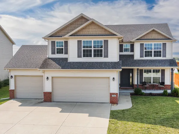 1707 Flagstone Dr, Normal, IL 61761