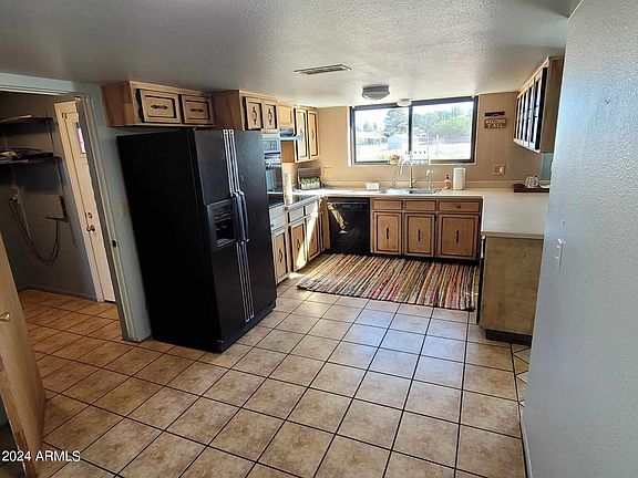 5th image of 1398 HEATHER Drive
