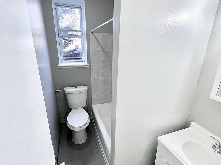297 Lincoln Avenue — Photo 12