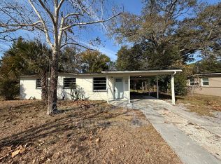 1033 Ake Ln, Jacksonville, FL 32218