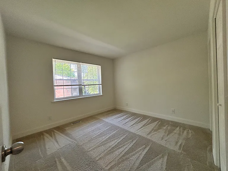 228 Crocker Dr #F — Photo 22