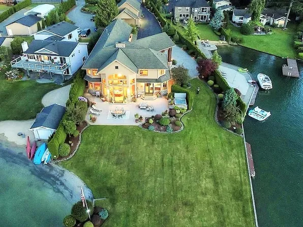 1415 Tacoma Point Dr E, Lake Tapps, WA 98391