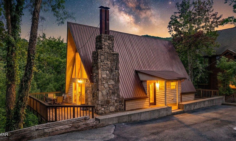 1st image of 1105 Lower Alpine Way