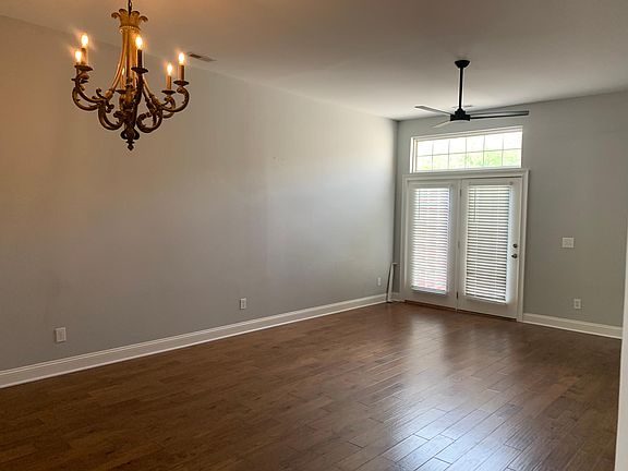 5th image of 3813 Mayfield Ct