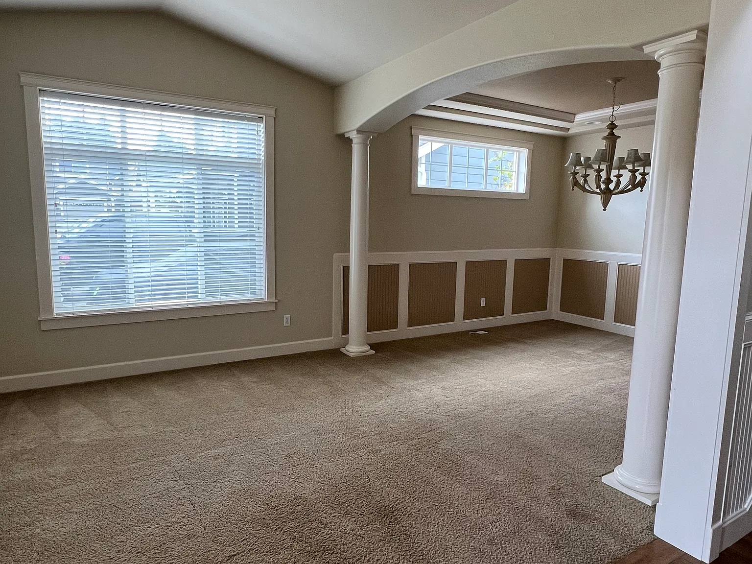 4 bed, 2.5 bath, 3020 sqft, $3,685 — Photo 4
