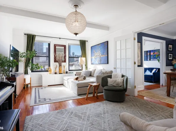 20 West 77th Street image 1 of 10