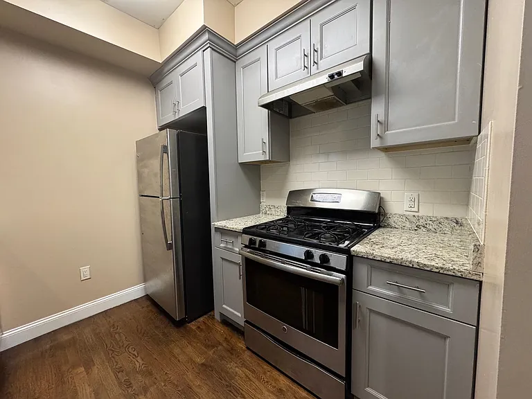 16 Fisk St #1 — Photo 4