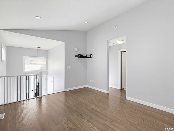 5th image of 3814 33rd Street W