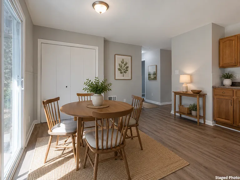 122 Walsh Ln — Photo 4