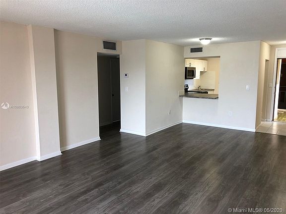 3rd image of 1700 NE 191st St APT 410