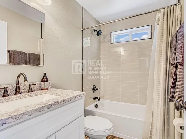 2110 W Pikes Peak Ave #B — Photo 10