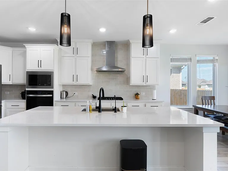 424 Hollister Dr — Photo 17