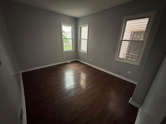4th image of 270 Littleton Ave #1F
