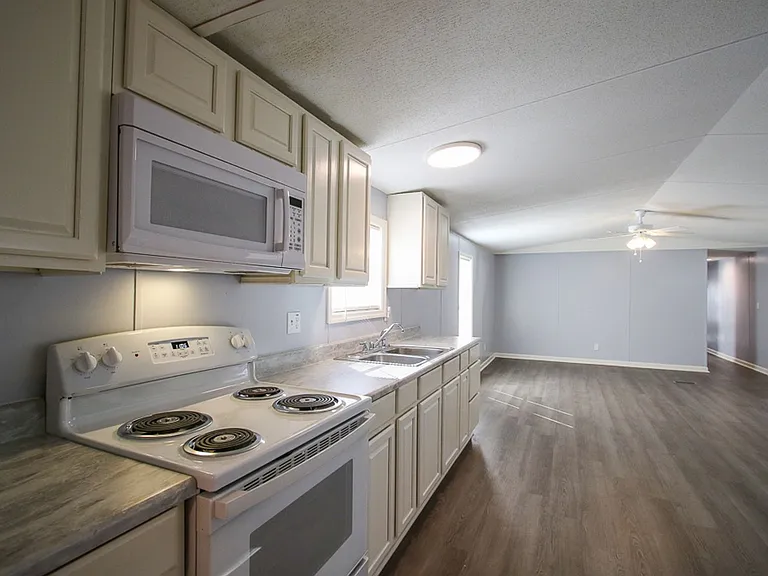 351 Oak Dr — Photo 10