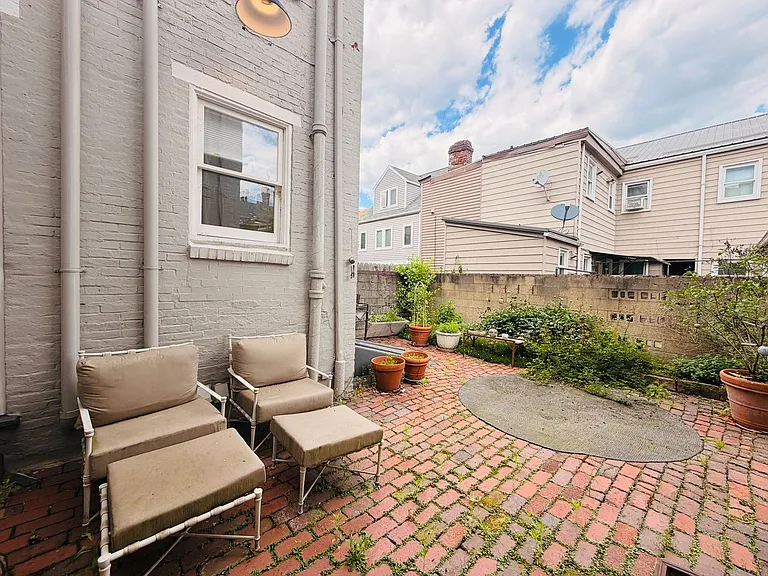 2525 Jane St — Photo 6
