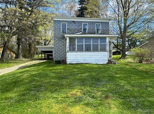9 Park Rd W, Castile, NY 14427