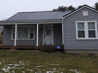 215 Sutherland St, Hillsville, VA 24343