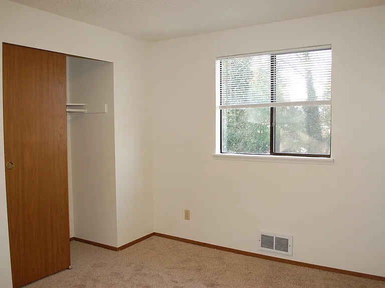 108 Kensington Ave S #4 — Photo 13